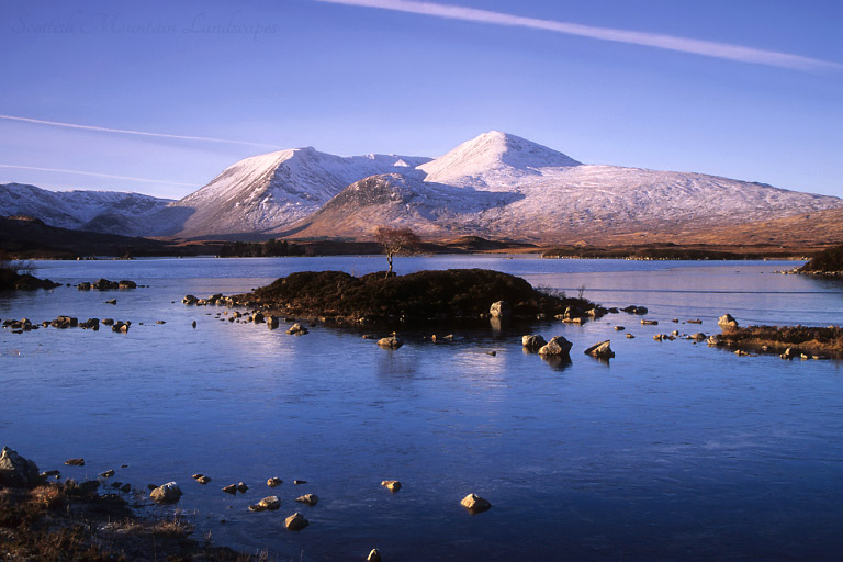 Clach Leathad and Meall a'Bhùiridh, from Lochan na h-Achlaise.